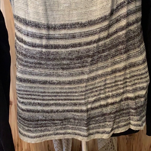 Open front vest - Picture 3 of 3